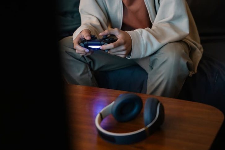 Avec un casque sans fil