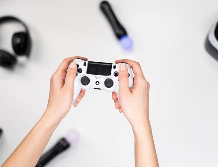 Une manette de PS5